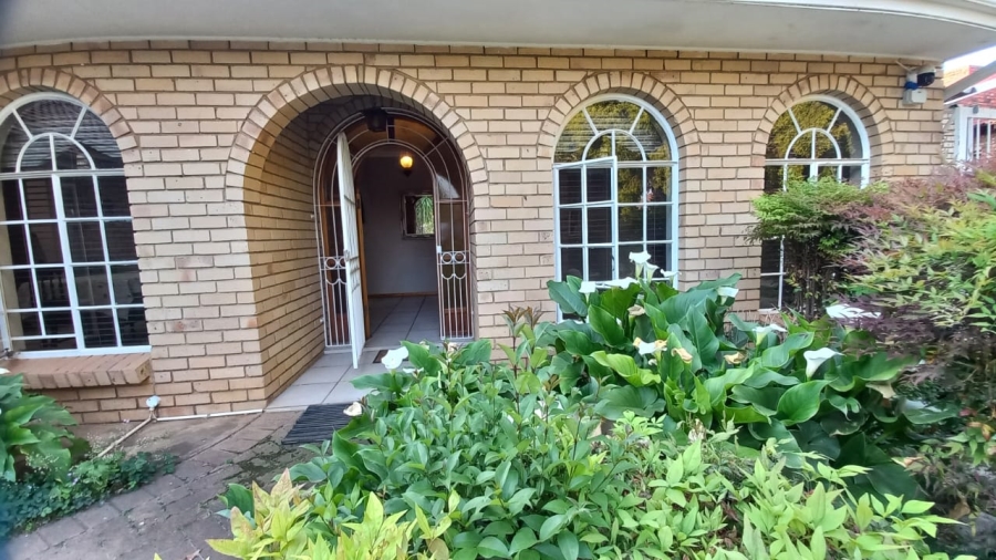 4 Bedroom Property for Sale in Van Der Hoff Park North West